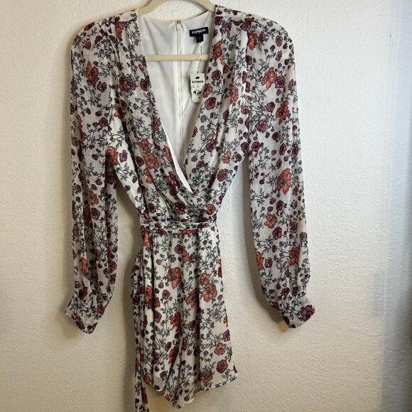 Express Floral Print Surplice Detail Romper Size XS NWT - Picture 5 of 6